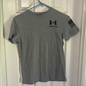 Under Armour Gray Athletic Short Sleeve Tee